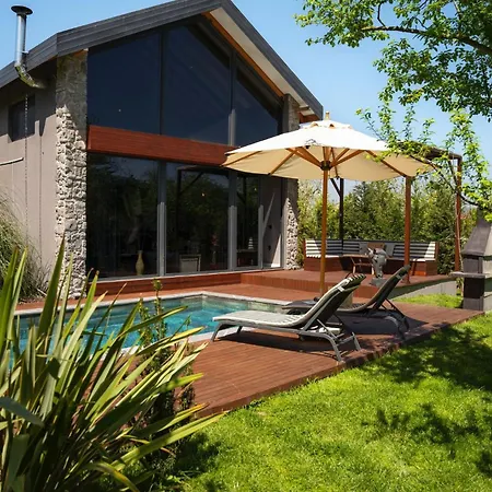 Monk Living Space Hotel