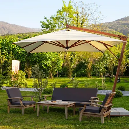 Monk Living Space Hotel *