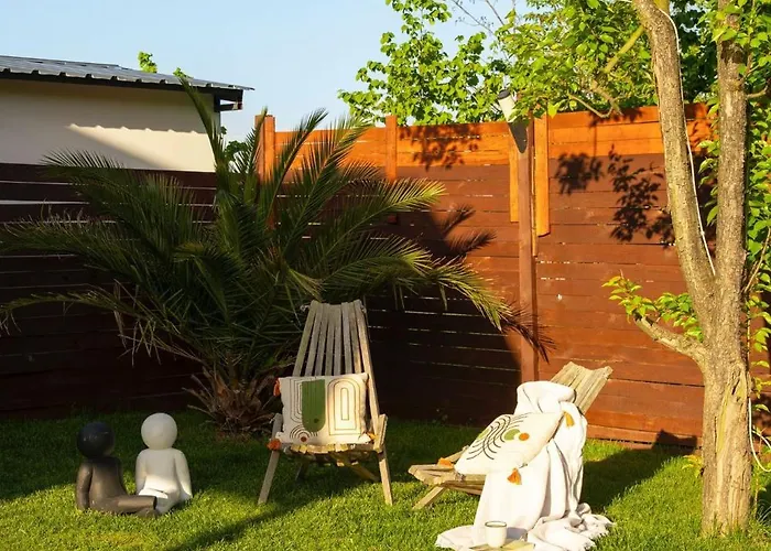 Monk Living Space 호텔