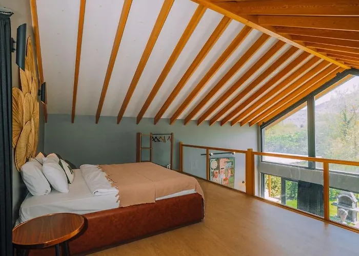 Monk Living Space 호텔 코자엘리