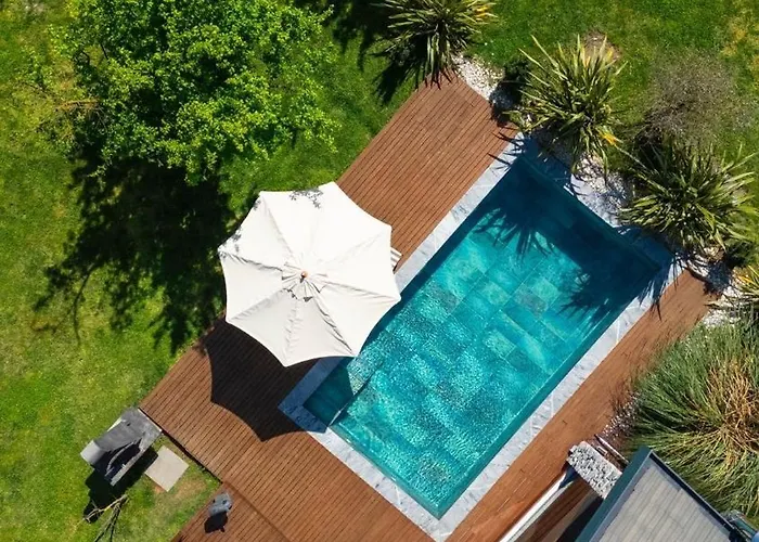 Monk Living Space 호텔 코자엘리