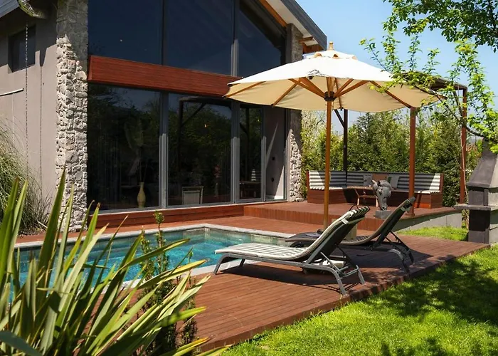 Monk Living Space 호텔