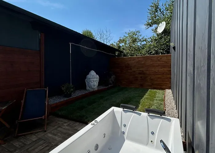 Monk Living Space 코자엘리